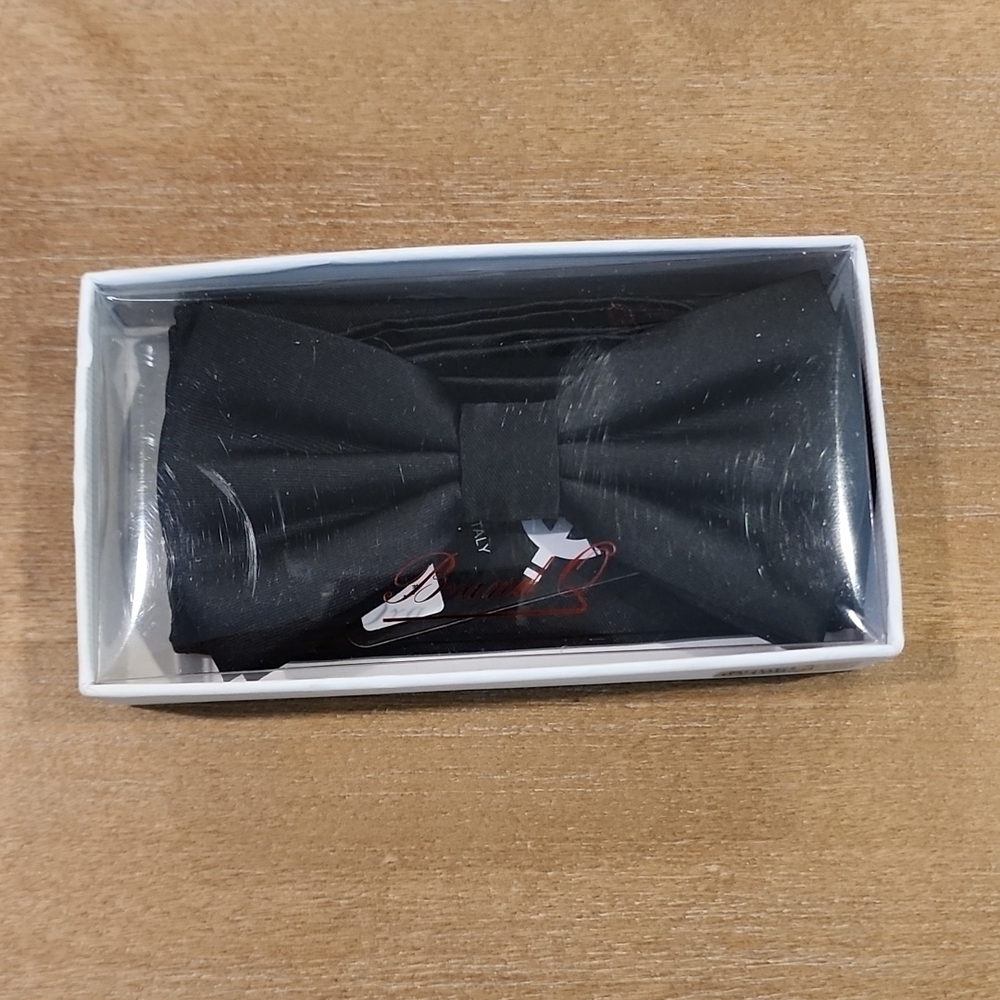 Brand Q Black Bow Tie Pocket Square Set NWT Adjustable Formal Tuxedo - Picture 2 of 4